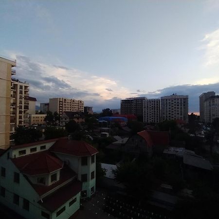 Aura On Turusbekova Street 124 Apartment Бишкек Екстериор снимка
